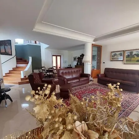 Degli Artisti Villa
